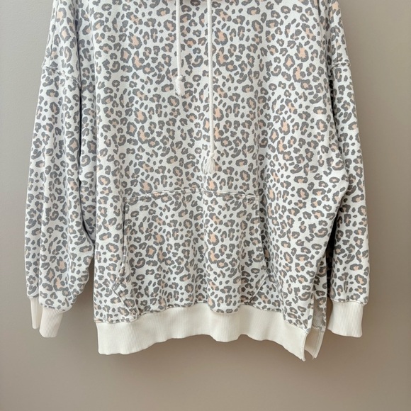 American Eagle Outfitters Pullover Leopard Print Hoodie Sz Medium - Picture 3 of 10